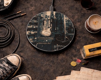 Vintage Guitar Wireless Charger, Guitar Lover Desk Decor, Music Room Charging Pad, Musician Gift, Retro Phone Charger