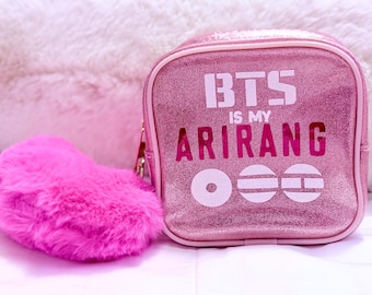 NEW! 2026 WRISTLET, 5x5x2 Pink Sparkley Bag perfect for RJames Stadium Specs for Up coming Concert