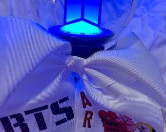 NEW! 2026 BOW for Army Bomb (Lightstick), White BT21 themed, elastic band to attach to Lightstick Stem.