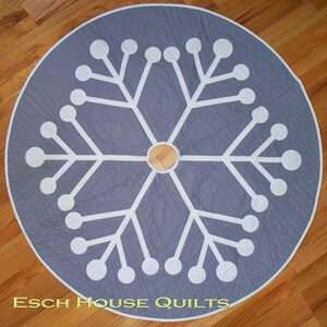 Snowflake Tree Skirt PDF quilt pattern