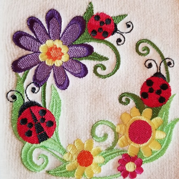 Serviette coccinelle - coccinelle - serviette à fleurs - serviette à main - serviette de bain - tablier - serviette du bout des doigts-serviette de cuisine