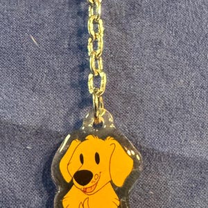 Brelok akrylowy w kształcie małego Golden Retrievera