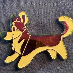 Regenbogen Husky Pin aus Emaille
