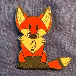 Fox Enamel pin