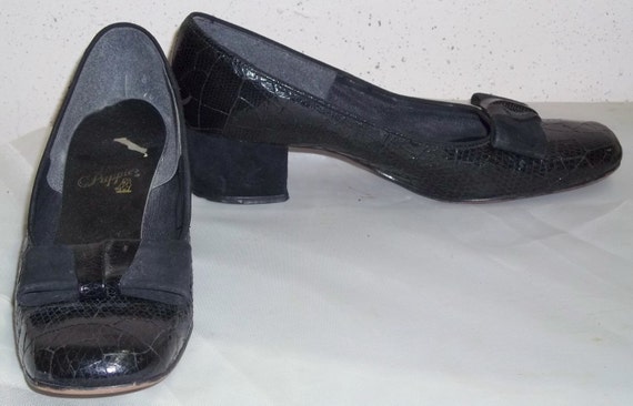 Vintage 1940's Hush Puppies Snake Skin Heels Shoe… - image 1
