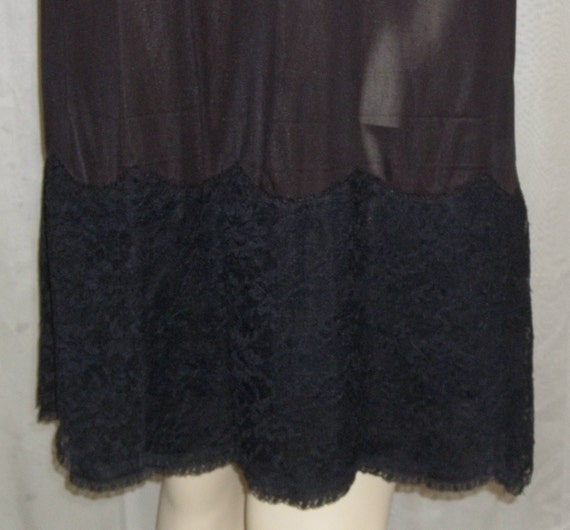 Vintage Vanity Fair Full Slip 32 Short Black Lace… - image 3