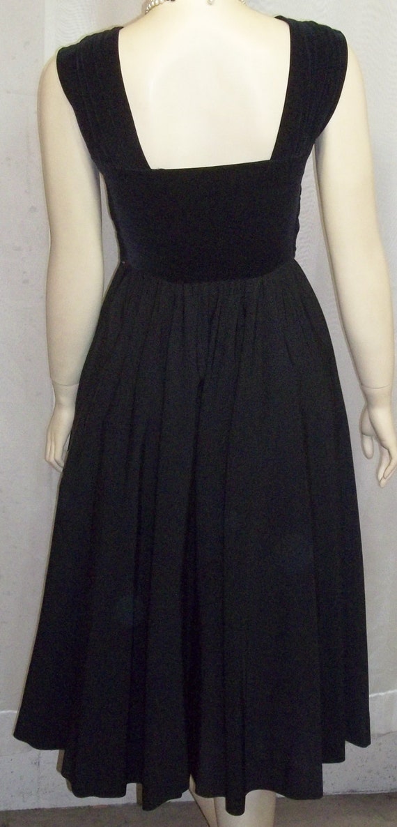 Vintage 1940's Carlye Black Velvet Rayon Swing Dr… - image 4