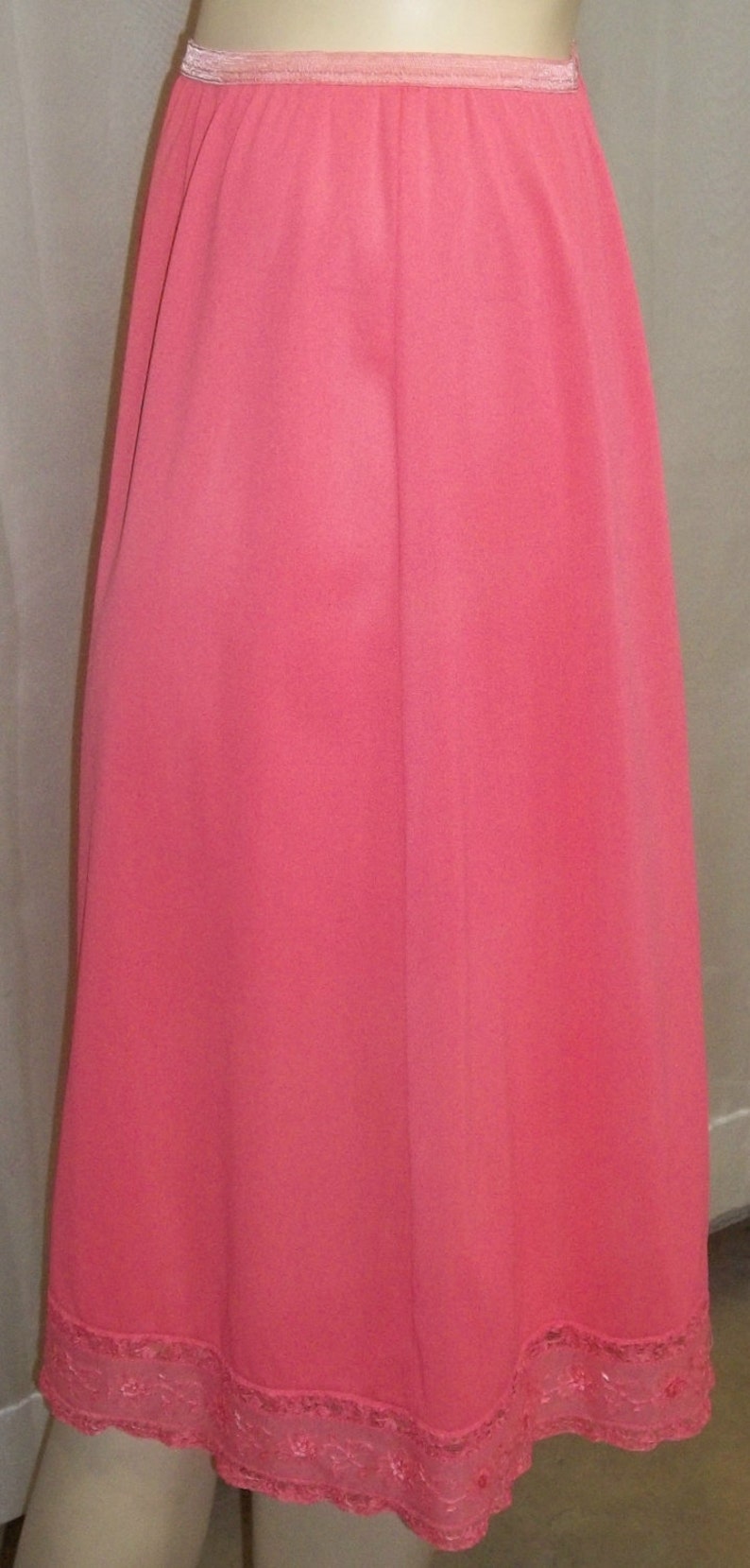 Vintage Salmon Melon Half Slip Medium Large Lacy Lacey Trim Etsy