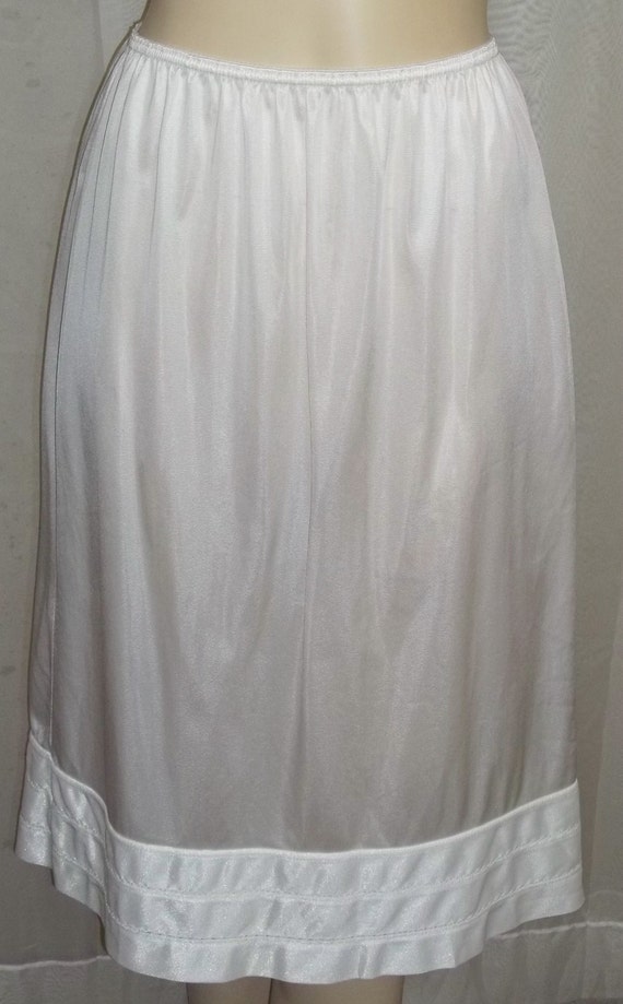 Vintage Nylon Half Slip Medium White