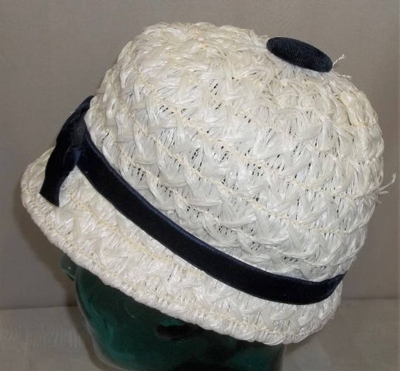 Vintage White Straw Raffia Bucket Cloche Hat Navy… - image 2