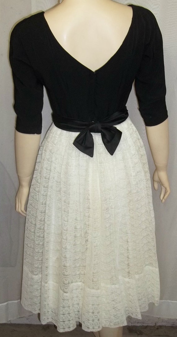 Vintage 1950s Black White Full Circle Lace Dress … - image 4