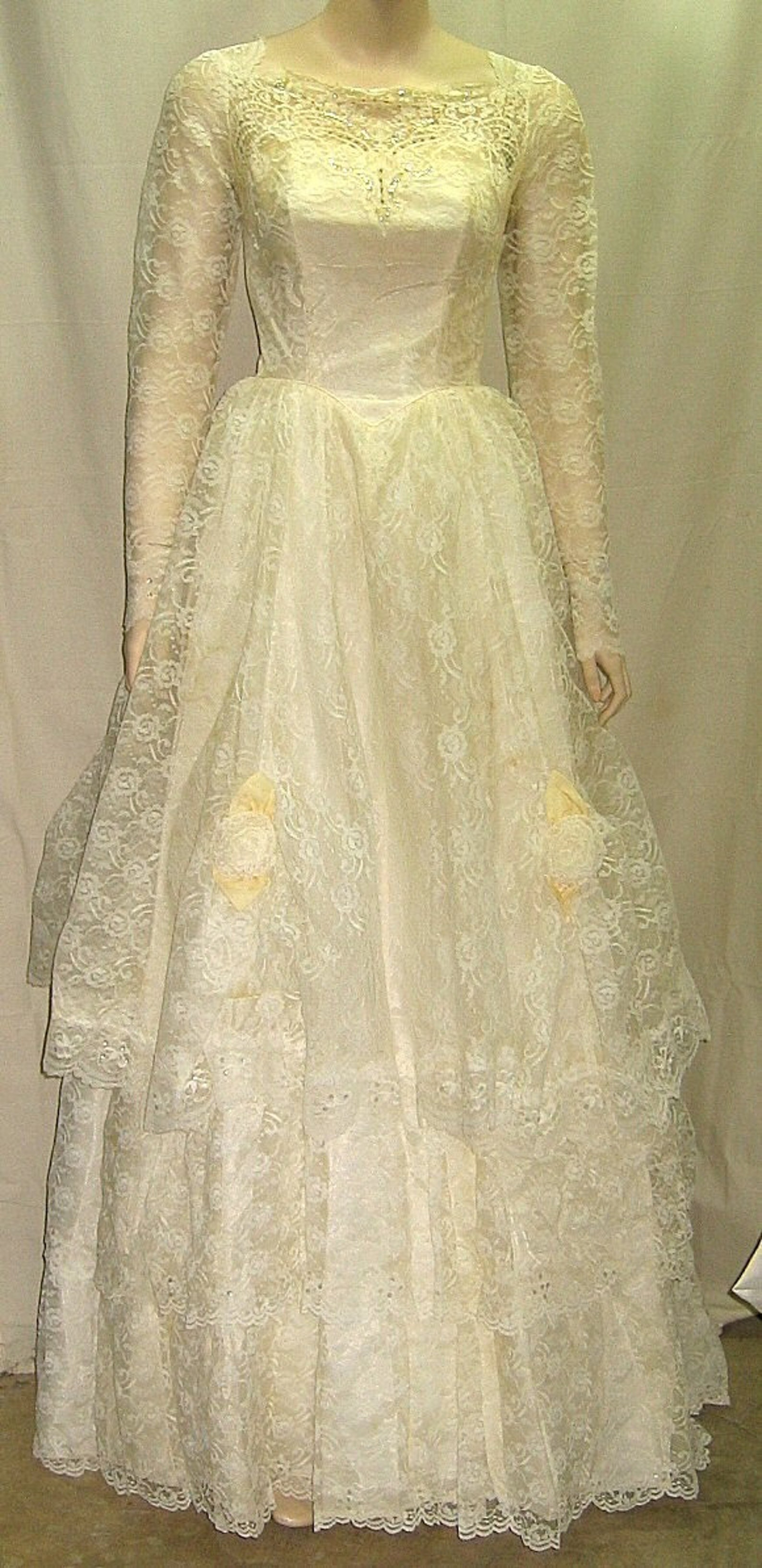 Vintage 1960's Wedding Dress Gown Full Circle Princess Small Lacy Lacey