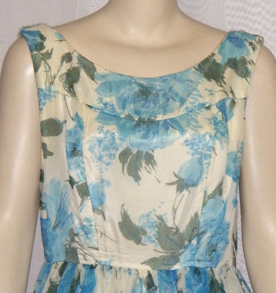 Vintage 1950's Full Circle Skirt Day Dress Floral
