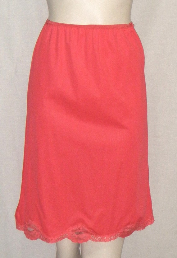 SALE! Vintage Embellished 60s Half Slip *Small* BESTF… Gem