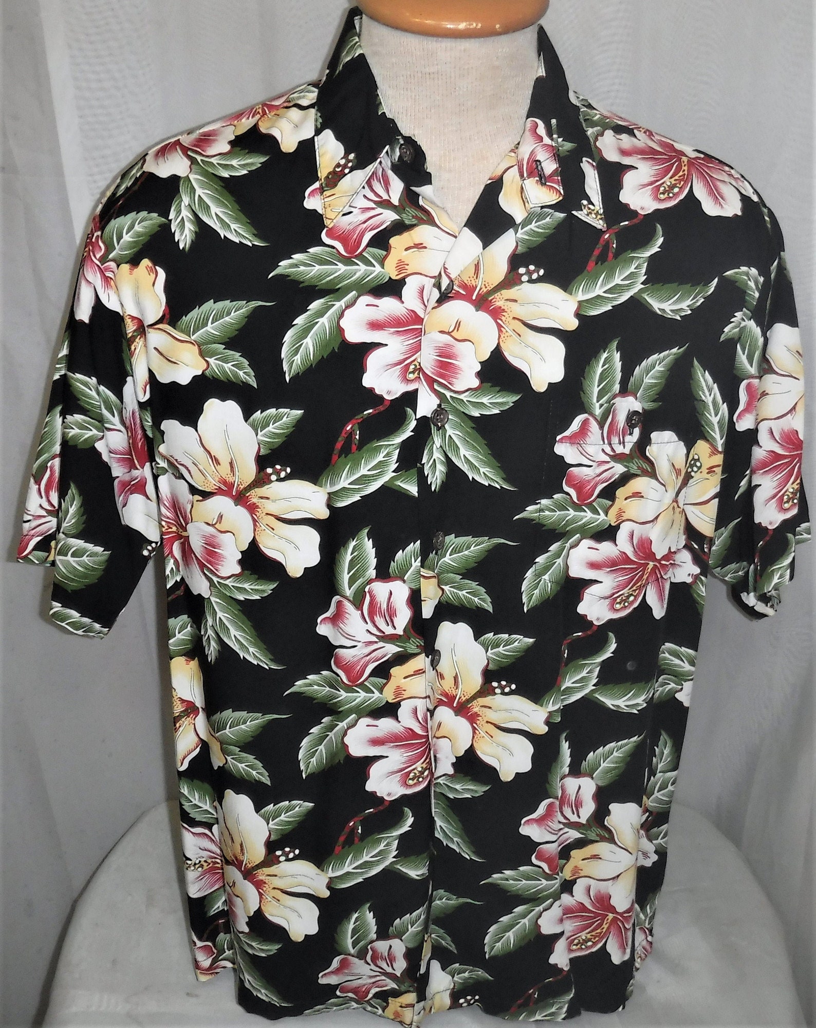 Medium Tori Richard Hibiscus Floral Print Hawaiian Camp Shirt - Etsy