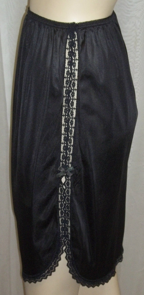 Vintage Bari Half Slip Nylon Medium Lace Side Slit Gem