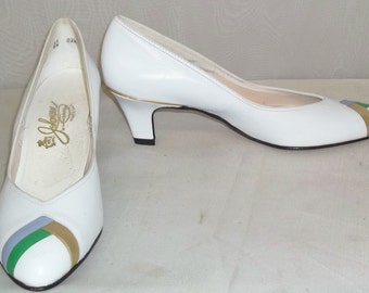 Vintage 1960's Johansen White Leather Shoes Heels Pumps 6 A