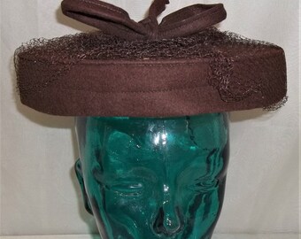 Vintage Brown Felt Saucer Bow Hat Church Netting