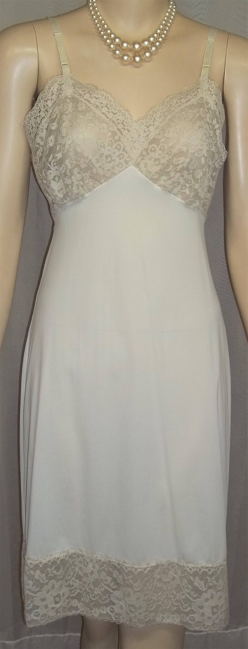 Vintage Van Raalte Nylon Full Slip Ivory Nude Small 32