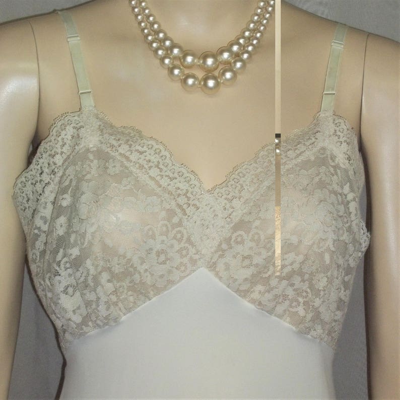 Vintage Van Raalte Nylon Full Slip Ivory Nude Small 32
