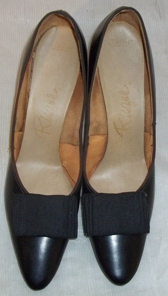 Vintage Risque Shoes Black Leather Pumps 8 AAA Bo… - image 2