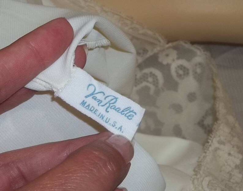 Vintage Van Raalte Nylon Full Slip Ivory Nude Small 32