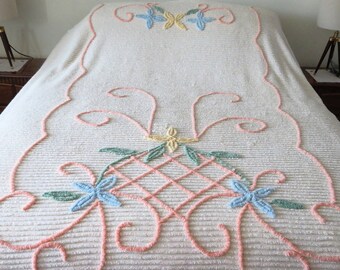 Vintage Chenille Bedspread Coverlet Cotton Full Size Bed MCM Bedroom Retro Bedding White Base Bedspreads Home Decor v. good condition