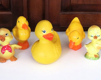 LOT of 7 Chicks & Ducks figurines, vintage Easter decor, ceramic hard plastic rubber 1 Lefton 1 Enesco 1 Knickerbocker toys duck figurines