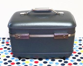 Vintage teal-blue American Tourister Train Case Luggage w/Tray & tilting Mirror, Vanity Storage, Toiletry Case, Vintage Train Cases, Luggage