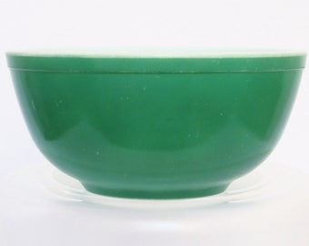 Vintage Pyrex Bowl Primary Colors green bowl, no number, 1941-1949 marked T.M.R.E.G., equivalent to 403 green 2.5 QT, early Pyrex bowls