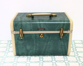 Samsonite Shwayder train case, cosmetic case, 1950s luggage, marbled green, super clean, tray and mirror, v. good condition, vintage travel