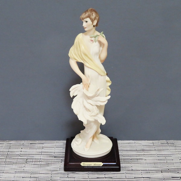 Vintage Giuseppe Armani figurine Florence no. 0630-F, Romantic Evening, made in Italy, 9.5" woman statuette, art object, feather fan, 1994