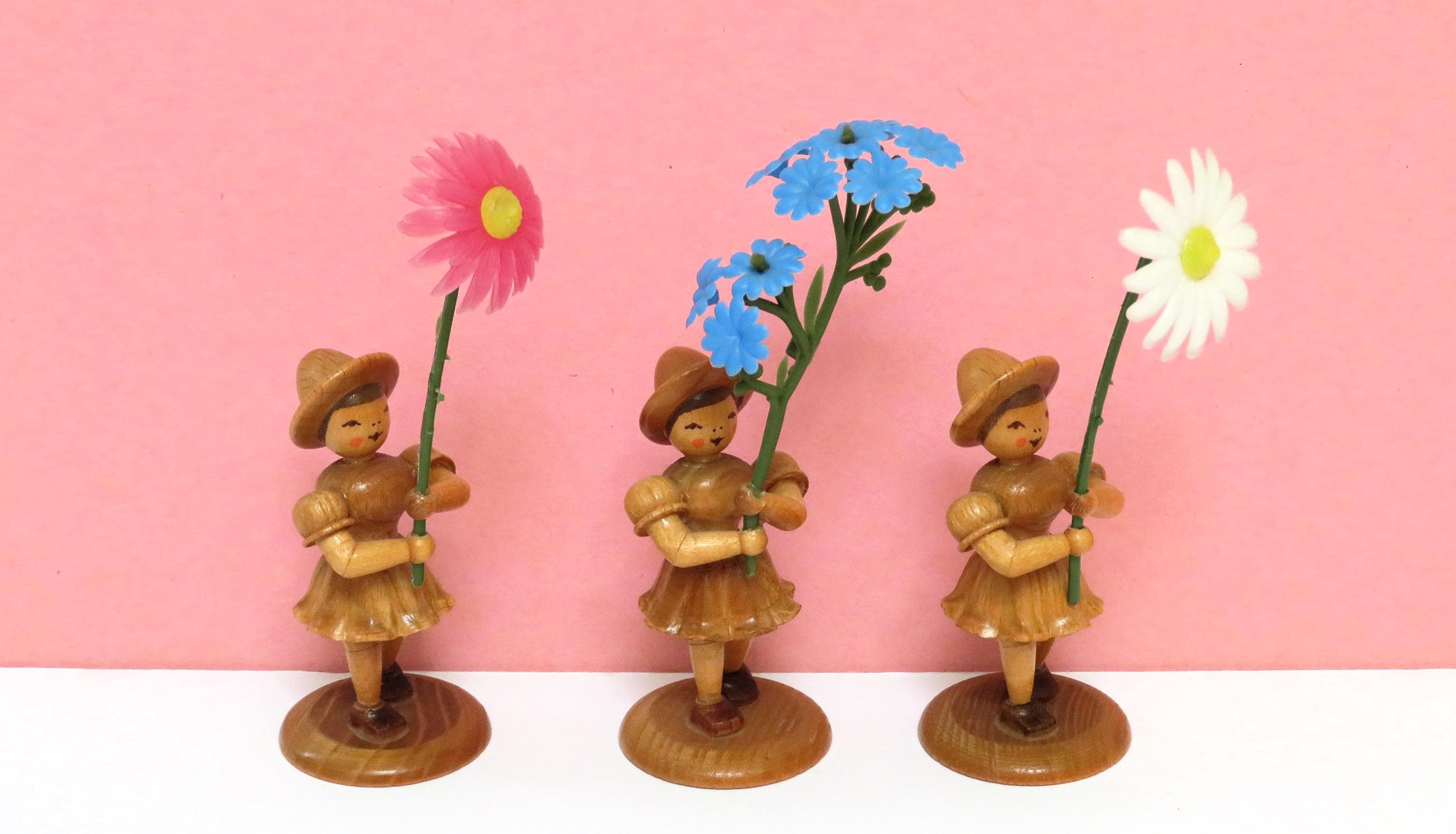 アンリ 木彫人形 Happy Children Wood Girl Flower アンリ 木彫人形 Happy Children Wood Girl Flower - メルカリ