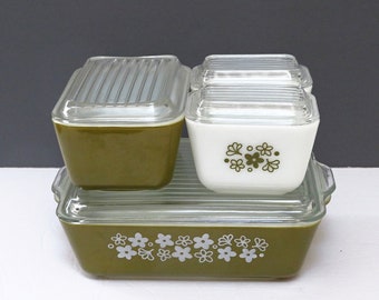 Vintage Pyrex refrigerator set Spring Blossom, complete set with lids, Crazy Daisy,  avocado green, daisies, food storage containers