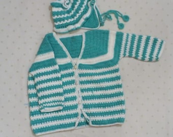 Handgemaakte gehaakte babyset - turkoois en wit pasgeboren vest, bijpassende beanie met kwastjes, uniek kraamcadeau, erfstukbreiwerk
