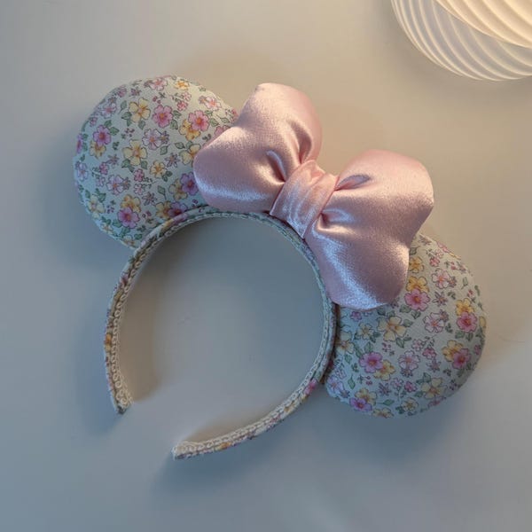 Orejas de Minnie Blossom: Diadema de primavera hecha a mano