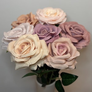 Artificial Rose Bundle, Seven Faux Rose Heads with Stem for Home Decor, Weddings and DIY Floral arrangements.