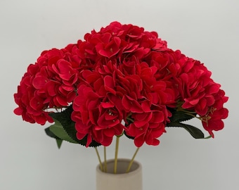 Konstgjord röd hortensiabukett med konstgjorda blomsterarrangemang