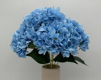 Konstgjord himmelsblå hortensiabukett med konstgjorda blomsterarrangemang