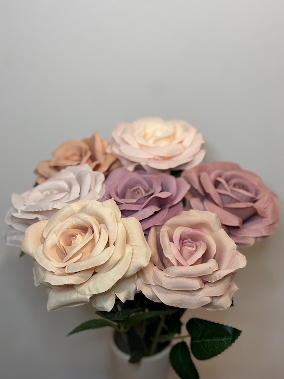 Artificial Rose Bundle, Seven Faux Rose Heads with Stem for Home Decor, Weddings and DIY Floral arrangements.