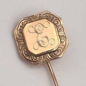 Vintage 60s Letter E Stick Pin Yellow Gold Tone Cursive Initial Square Panel Scroll Detail Victorian Revival
