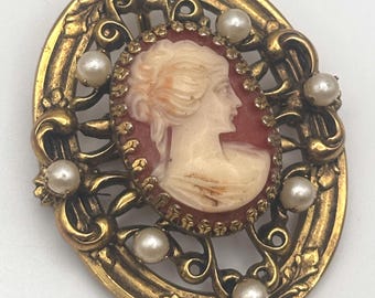 Vintage 60s Cameo Pendant Brooch Yellow Gold Tone Resin Beaded Simulated Pearls