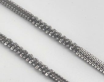 90s Y2K 3mm 316 Stainless Steel Chain 22.25 22 1/4 Inches Alternating Links 3-D Chain Adjustable Necklace
