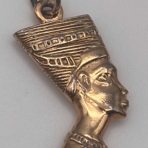 Nefertiti Pendant Vintage - Etsy