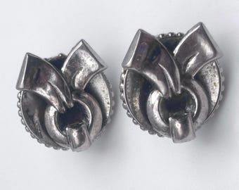 Vintage 50s Ribbon Screw Back Earrings Silver Tone Round