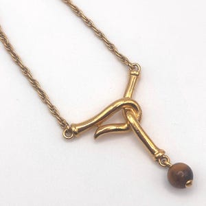 Vintage 60s Trifari Tiger Eye Bead Hook Necklace 15.5 15 1/2 Inches Yellow Gold Tone Y-Shape immagine 1