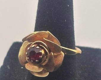 Vintage 70s Sarah Coventry Rose Ring Size 7 Adjustable Red Rhinestone Yellow Gold Tone