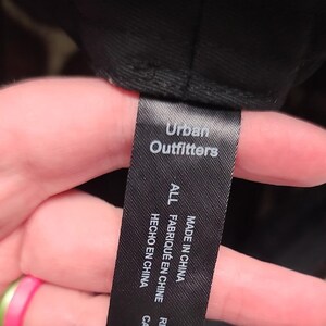 Urban Outfitters Brown and Cream Giraffe Print Bucket Hat afbeelding 3