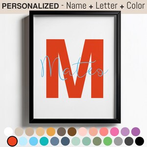Impresión personalizada del nombre del bebé, arte de pared con inicial personalizada, letra M roja, decoración de guardería, letrero con el nombre de la habitación de los niños, decoración de la sala de juegos, impresión para niños pequeños