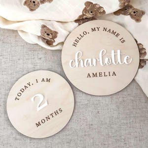 Marcadores de hitos intercambiables en forma de círculo de madera, letrero de anuncio de nombre bohemio, accesorio fotográfico de hoy soy un bebé mensual, regalo de baby shower, Hola mundo
